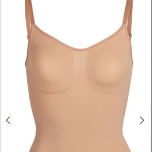 COPY - Skims sculpting body suit